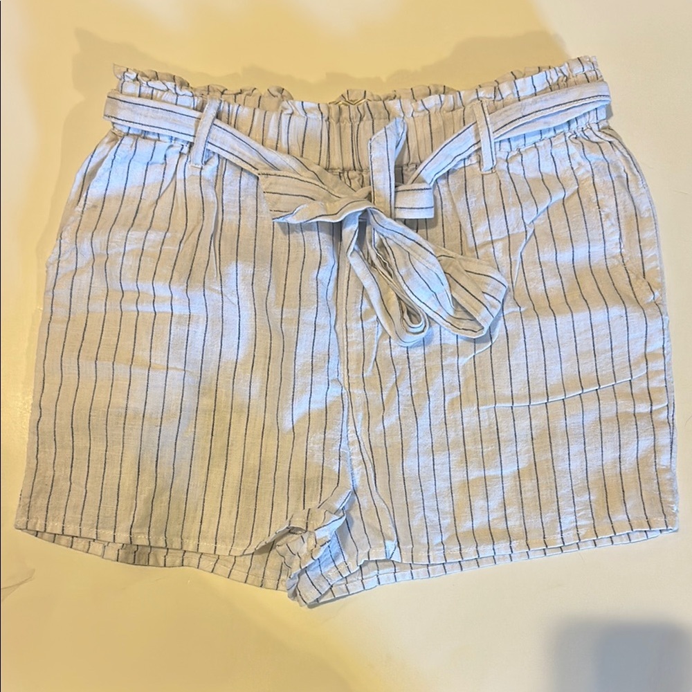 Ruby Moon Linen Blue and White Striped Shorts (size medium)